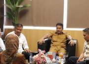 Viral Seberangi Sungai Demi Pasien, Wakil DPRD Sumbar Dampingi Gubernur Sumbar Sambut Bidan Dona