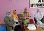 DPRD Sumbar Nurfirman Wansyah Distribusikan Bantuan Pangan di UPT Puskesmas Pauh Duo