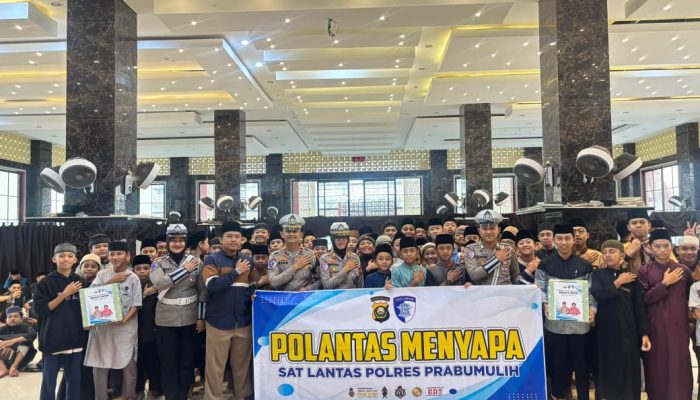 Program Polantas Menyapa, Sat Lantas Prabumulih Sambangi Ponpes Al Madinah Beri Bantuan dan Edukasi Berlalu Lintas