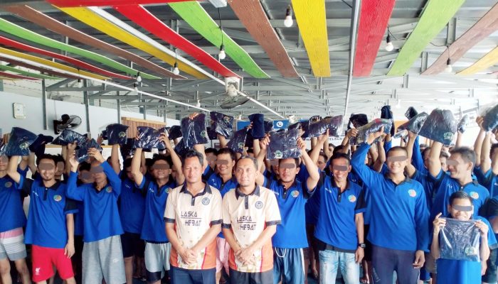 Lapas Sekayu Bagikan Baju Dis, Wujud Pemenuhan Hak dan Disiplin Warga Binaan