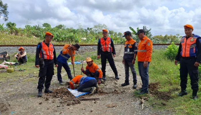 Tingkatkan Keselamatan, KAI Daop 5 Tutup Cikal Bakal Perlintasan di Desa Kubangkangkung