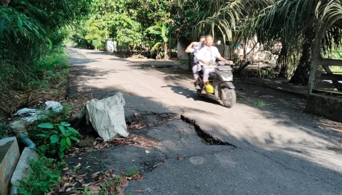 Gorong-gorong Amblas, Jalan di PALI Rusak: Warga Minta Segera Diperbaiki
