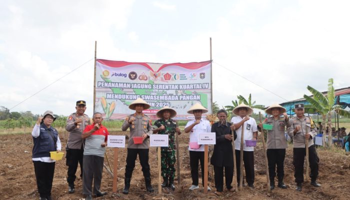 Dukung Program Ketahanan Pangan, Polres Purworejo Gelar Kegiatan Tanam Raya Jagung Serentak Kuartal IV