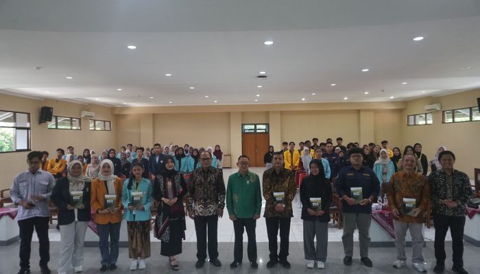 Kolaborasi PASPI dan BPDP dengan UNS Menyelenggarakan Bedah dan Diseminasi Buku Mitos Fakta Sawit
