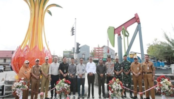 Walikota Prabumulih, H. Arlan Hadiri Sekaligus Resmikan Tugu Nanas EP di Halaman Kantor PT Pertamina Hulu Rokan Zona 4