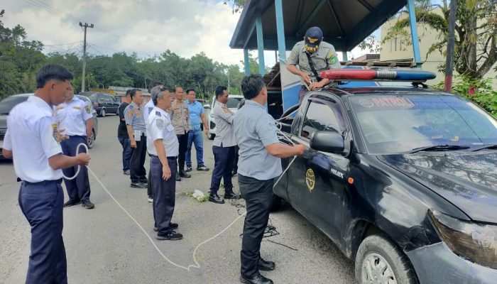 Polsek Prabumulih Barat Bersama Dishub Bongkar Pos Dishub Tugu Nanas, Sering Jadi Tempat Mangkal Oknum Pungli
