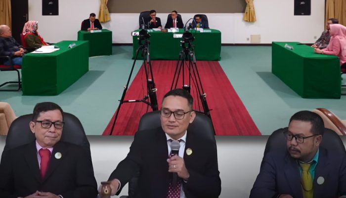 Komisi Informasi Kalbar Bacakan Putusan Sengketa Informasi Publik antara Neni Rusdiani dan PN Singkawang