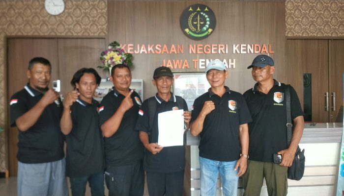 Forum Aspirasi Masyarakat Desa Nolokerto Datangi Kejari Kendal, Tagih Kejelasan Kasus Dugaan Penjualan Tanah Desa