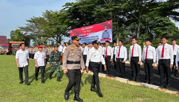 Tingkatkan Kesiapsiagaan Bencana Hidrometeorologi Polres Prabumulih Gelar Apel