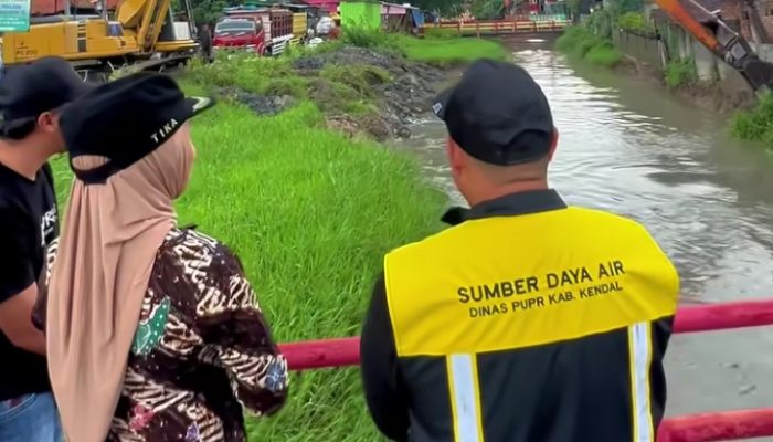 Pemkab Kendal Mulai Normalisasi Sungai Kendal, Bupati Tinjau Langsung Penanganan Titik Rawan Banjir