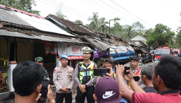 Lakalantas Beruntun Merenggut Satu Korban Jiwa dan 3 Orang Luka-luka di Kalijambe Purworejo