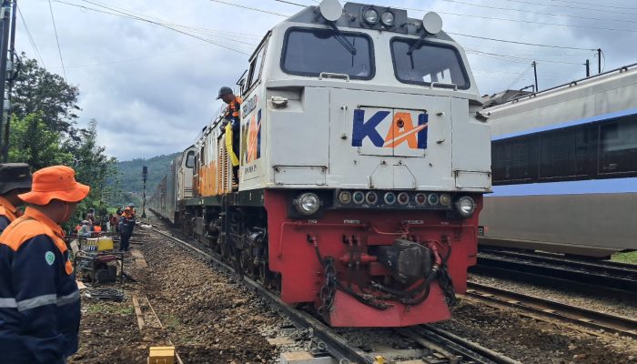 KAI Daop 5 Purwokerto Tingkatkan Keselamatan Lewat Penggantian Wesel di Stasiun Linggapura dan Lebeng