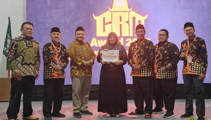 UMPKU Surakarta Raih Penghargaan CRM Award VI 2025 sebagai PTMA Peduli Cabang, Ranting, dan Masjid Muhammadiyah