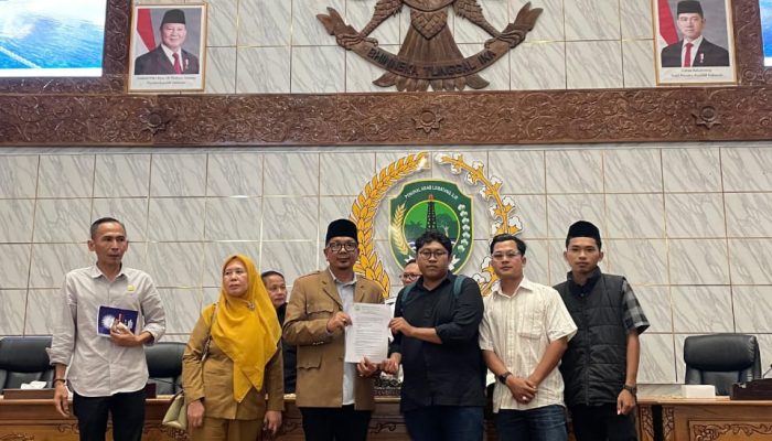 MMPPL Serahkan Laporan Kajian Lingkungan ke DPRD PALI, Desak Stop Pembangunan PKS Bermasalah