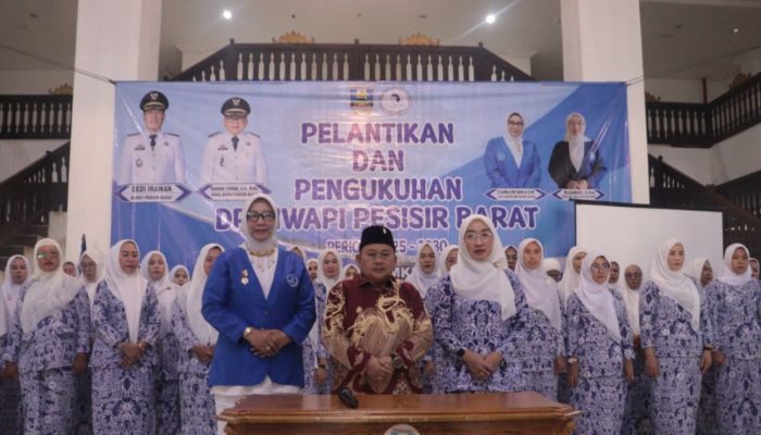 Wakil Bupati Irawan Topan Resmi Lantik Kepengurusan IWAPI Pesibar Periode 2025-2030