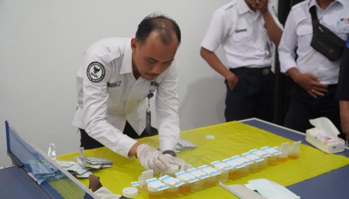 Pastikan Keselamatan Angkutan Natal 2025 dan Tahun Baru 2026, KAI Daop 5 Purwokerto Gelar Tes Narkoba pada Awak Sarana Perkeretaapian