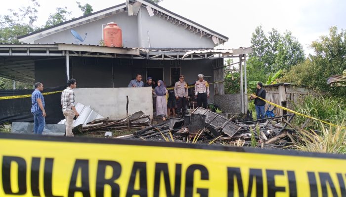 Pihak kepolisian Respon Cepat Olah TKP Kebakaran 1 Unit Dapur Non Permanen Milik Warga