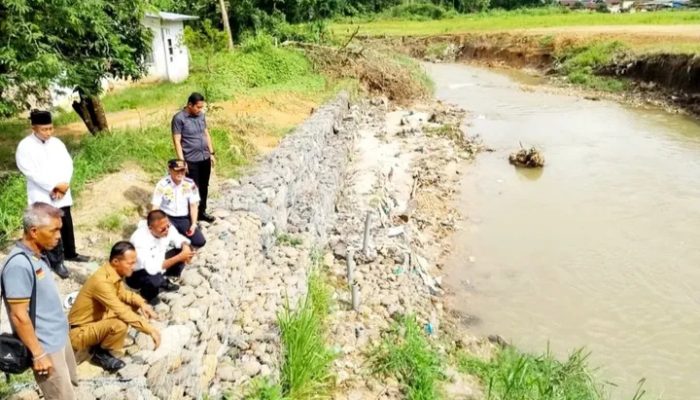 Wako Prabumulih, H. Arlan Keliling Kota : Tinjau Langsung Perbaikan Jembatan dan Gorong-Gorong