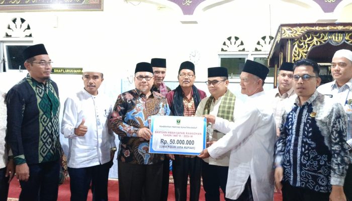 Ketua DPRD Sumbar Safari Ramadhan dan Buka Puasa Bersama Jamaah, Muhidi : Pentingnya ilmu dan Keterampilan