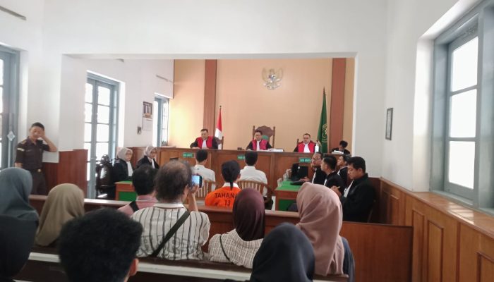 Majelis Hakim Tolak Eksepsi Terdakwa Penghasutan Demo Agustus 2025, Kuasa Hukum Masih Optimis!