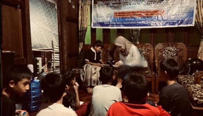 Mahasiswa KKN UIN Raden Fatah Palembang Gelar Edukasi dan Pendampingan Calistung untuk Anak Desa
