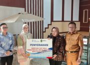 Walikota Prabumulih, Hadiri dan Serahkan Langsung Bantuan CSR dari BSB Untuk Pedagang Pasar PTM