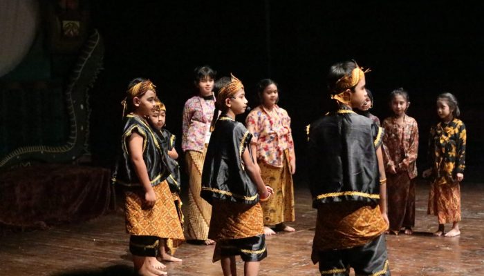 Peraih Dana Indonesia Menggandeng Teater Hening Gelar Teater Ceritakan Kisah Rakyat Jawa Tengah