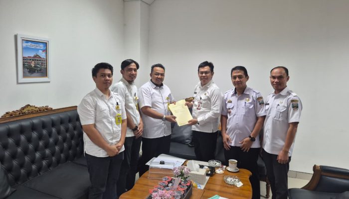 Tata Kelola Aset Diperkuat, Pemkab Pesisir Barat Terima Legalitas Tanah