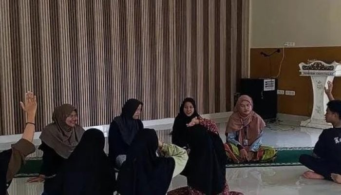 Mahasiswa KKN UIN Raden Fatah Palembang Gelar Kuis Kreatif untuk Santri Pondok Pesantren Inayahtullah