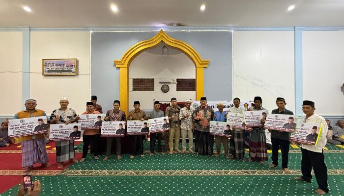 Safari Ramadhan Muchlis Yusuf Abit Salurkan Bantuan 480 Juta Untuk 8 Masjid dan 3 Musola