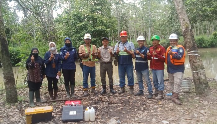 DLH PALI Gandeng Sucofindo Uji Laboratorium Air Sungai di Dekat Stockpile Batubara PT Servo Lintas Raya Km. 36 
