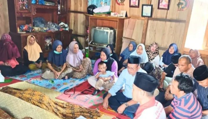 Walikota Prabumulih, H. Arlan, Turun Langsung ke Lokasi Kebakaran di Kelurahan Payuputat