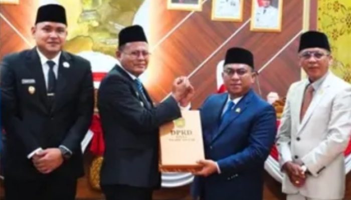 Walikota Prabumulih H. Arlan, Hadiri Sidang Paripurna, Pengesahan 3 Ranperda jadi Perda Definitif
