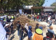 Ribuan Petani Tebu Blora Geruduk PG GMM Todanan Aksi, “Tumpah Tebu” Dikawal Mahasiswa   