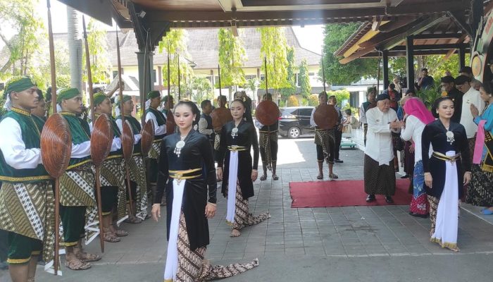 Ribuan Wisatawan Padati Puncak Perayaan Tradisi Grebeg Besar Demak 2026