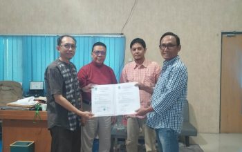 MENANTANG ARUS TRANSPARANSI: Efran Terima Mandat FKS PALI, Ketum Suparman Romans Tegaskan Komite Bukan ‘Stempel’ Pungutan Liar!