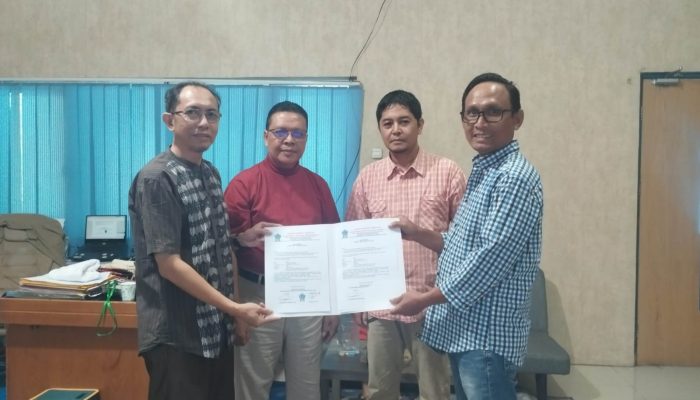 MENANTANG ARUS TRANSPARANSI: Efran Terima Mandat FKS PALI, Ketum Suparman Romans Tegaskan Komite Bukan ‘Stempel’ Pungutan Liar!