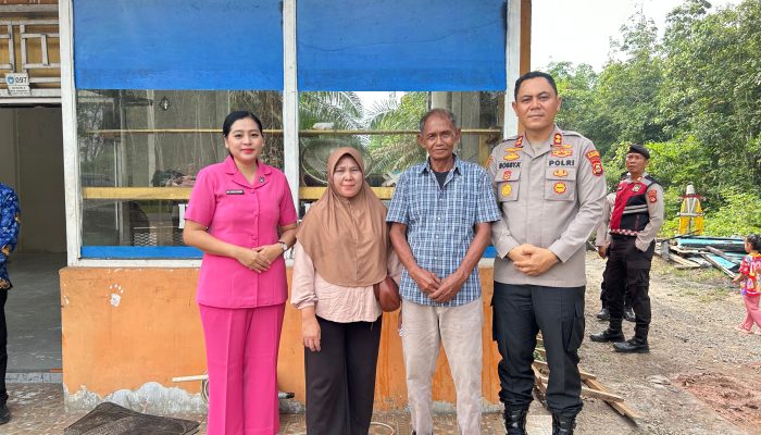 Wujud Kepedulian, Polres Prabumulih Bantu Keluarga Korban Kebakaran Rumah Makan Pindang Pegagan