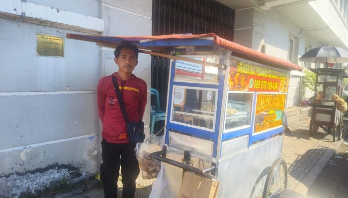 Keluhan Pedagang Kaki Lima (PKL) terhadap peningkatan Harga Bahan Pokok Naik di Kota Surabaya