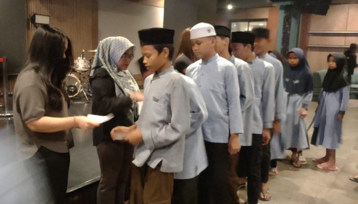 Ratusan Anak Yatim dan Penghuni Panti Sosial menerima Santunan