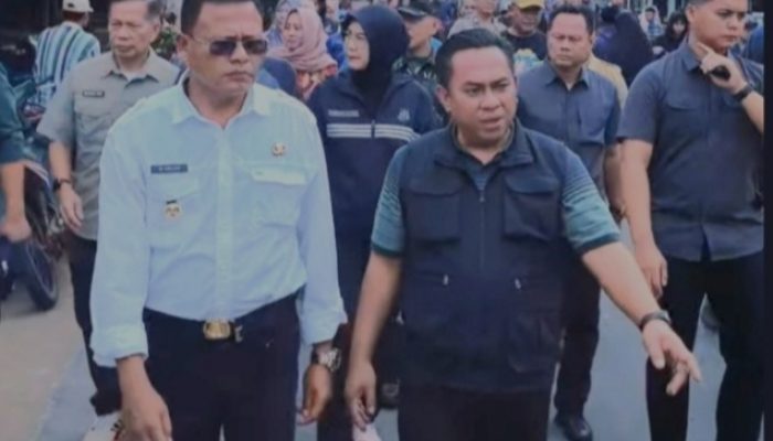 Ketua DPRD Kota Prabumulih, H. Deni Victoria, SH., M.Si.,Turun Langsung Tinjau Jalan Rusak di M Yamin