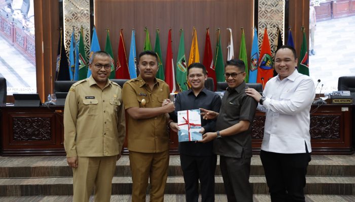 Dalam Rapat Paripurna, DPRD Sumbar Sampaikan Mengenai Perubahan KUA-PPAS 2026
