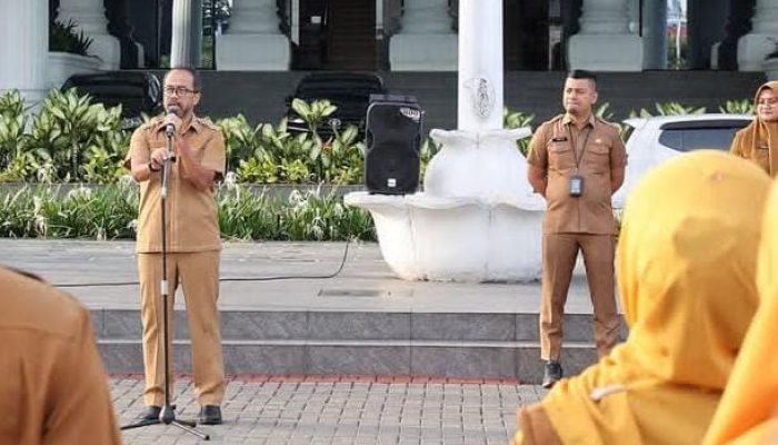 Perkuat Disiplin Kerja, Sekertariat DPRD Sumbar Rutin Gelar Apel Pagi ASN