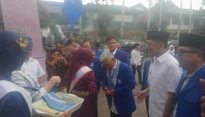 Guna Perkuat Suara Partai, H. Iskandar SE Lantik Relawan PAN Kabupaten PALI