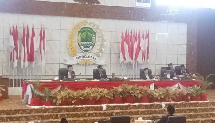 Peringati HUT Ke-81 RI, Bupati Pali Asgianto, S.T dan DPRD PALI Khidmat Simak Pidato Kenegaraan Presiden RI