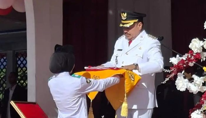 Peringatan HUT ke-81 RI di Nagan Raya Berlangsung Khidmat dan Lancar, Bupati TRK Jadi Inspektur Upacara.