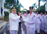 Penurunan Bendera Merah Putih HUT ke-81 RI, Bupati TRK Apresiasi Paskibraka Nagan Raya