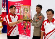 Kadispora Nagan Raya Serahkan Hadiah dan Penghargaan Pada Pemenang Lomba HUT RI ke 81