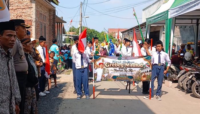 Kirab Budaya Harlah ke-30 Al Hasaniyah Kedawon Diikuti Sekitar 5.000 Peserta