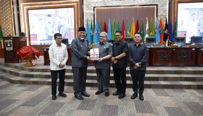 Perubahan APBD Sumbar 2026: Pendapatan Naik Rp315 Miliar, Belanja Modal Tembus Rp941 Miliar